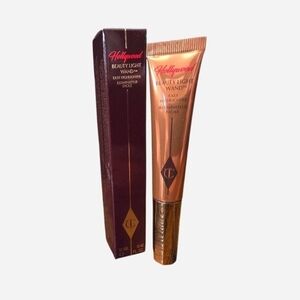 Charlotte Tilbury Hollywood Beauty Light Wand Highlighter in Spotlight